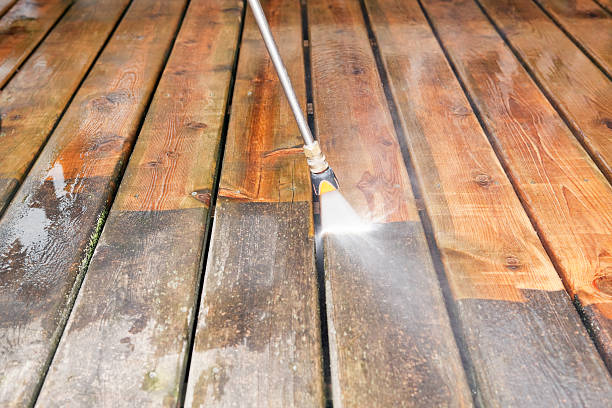 Best Deck and Patio Pressure Washing in Robins, IA